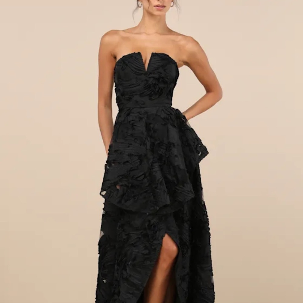 Lulu's Black Textured High Low Dress.  Fits like a Large